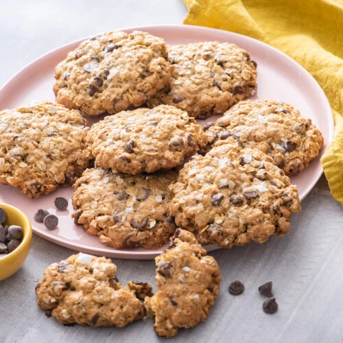 Cookies de aveia com gotas de chocolate